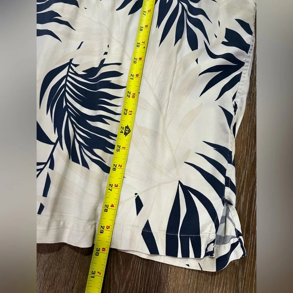 Hilo Hattie Silk Hawaiian Shirt Blue Palm Leaf Aloha Camp Collar Medium - Picture 10 of 12